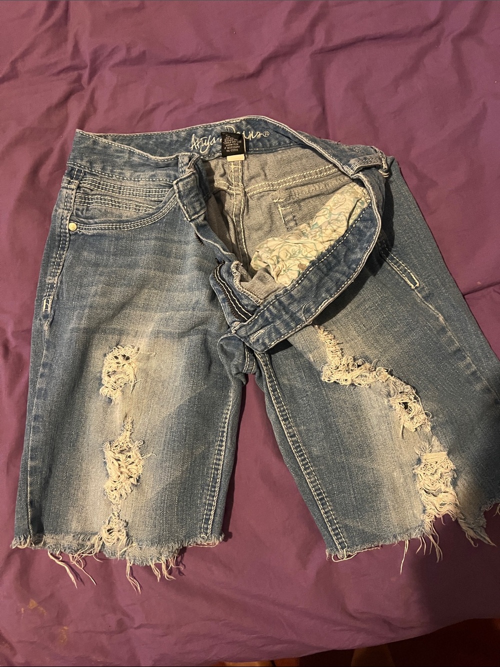 Ariya Light Blue Distressed Boyfriend Denim Shorts 11/12